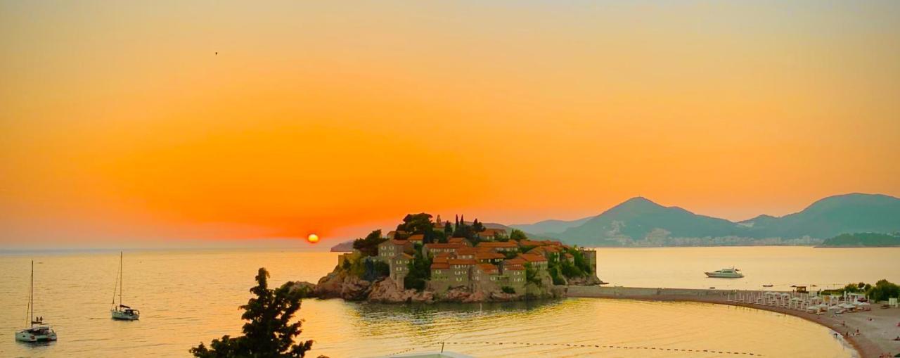 Sound Of The Sea Apartment Sveti Stefan Exterior photo
